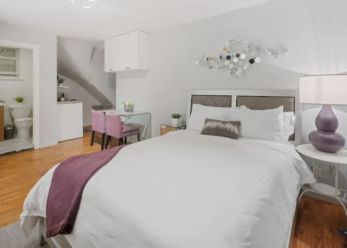 Studio Haven In Times Square & Nearby Restaurants