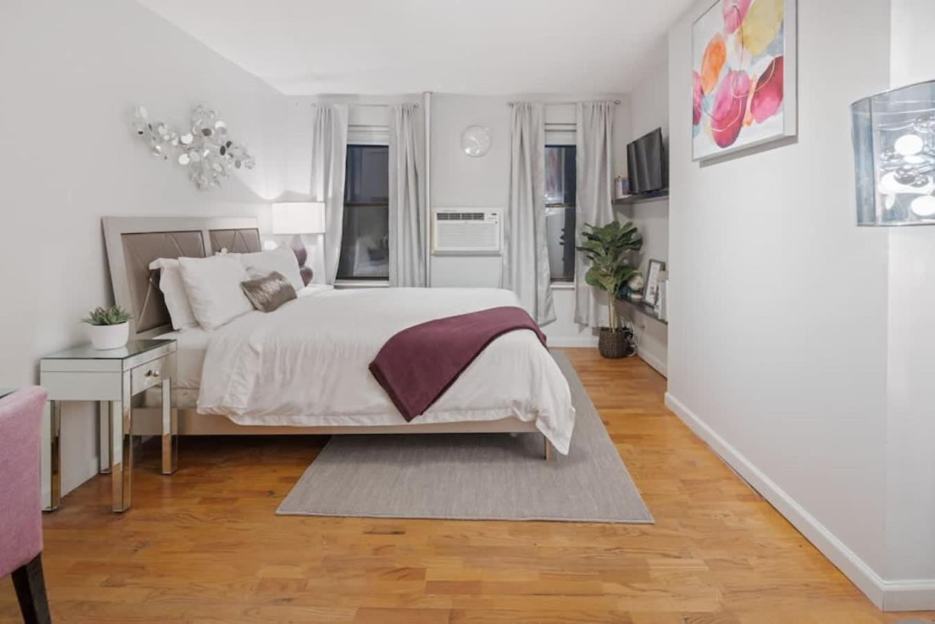 Haven In Times Square & Nearby Restaurants *